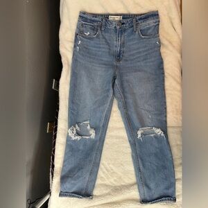 New Abercrombie and fitch the mom curve love jeans
